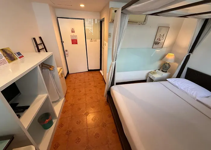 Hotel The House 3*