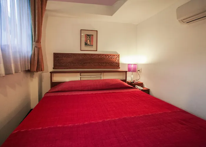 Hotel The House 3*